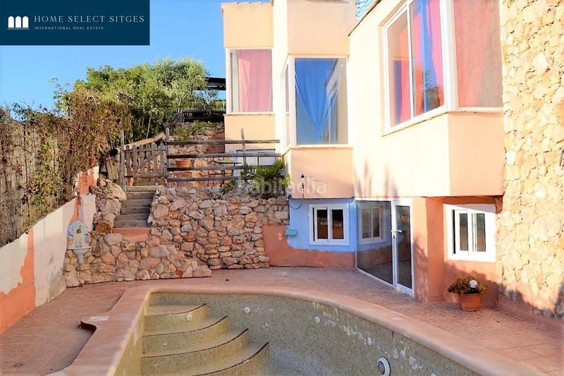 Foto 2c1d9745-b9b4-4787-9717-a3f44ec189f3. Casa torre quint mar con vistas panorámicas y piscina en Sitges