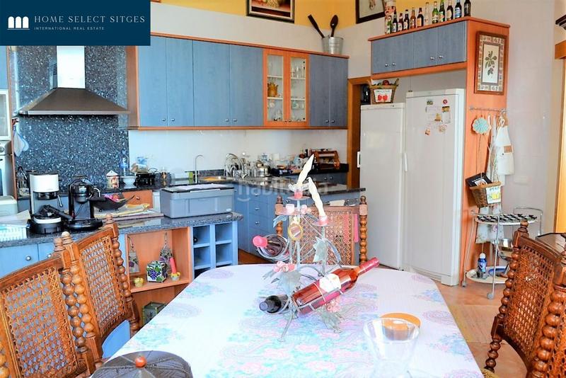 Foto 5a466e41-60b0-4b52-9a15-3b873fee25bd. Casa torre quint mar con vistas panorámicas y piscina en Sitges