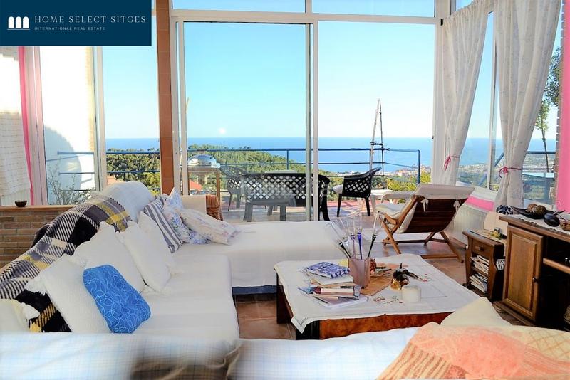 Foto 79de3ac1-7ba8-474b-badc-5176fb7a50d8. Casa torre quint mar con vistas panorámicas y piscina en Sitges