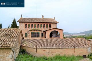 Country house in Vallpineda - Rocamar. Masía catalogada ideal negocio