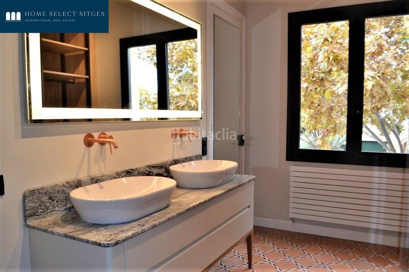 Foto 2f583c36-c9d7-47eb-a36d-2b2076a51cf9. Rent chalet with heating parking pool in Centre Sitges