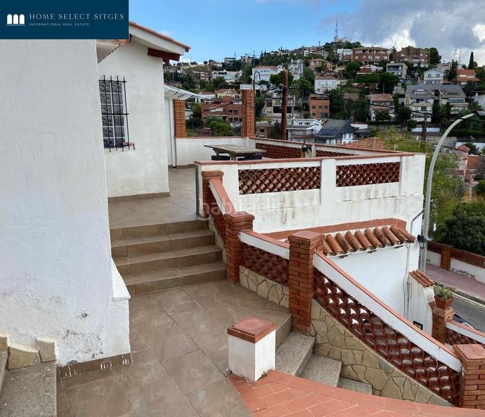 Foto bcdce2b8-d2e5-426a-853f-f73245eb149f. House with heating parking pool in La Miranda Esplugues de Llobregat