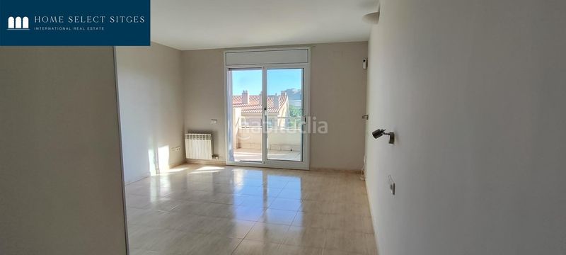 Foto 9e013810-8eb5-4704-ae94-e3146e0a81d2. Casa aparellada amb calefacció aparcament piscina a Sitges