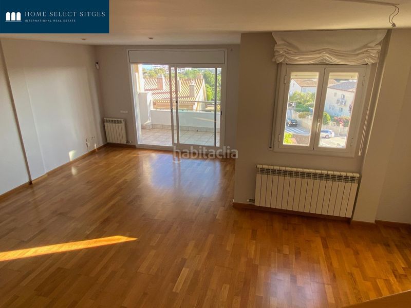 Foto d5288959-ad78-4f11-94f9-05c823e1f2fd. Casa aparellada amb calefacció aparcament piscina a Sitges