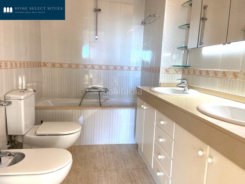 Foto eabd731d-00c5-4231-a74a-b910176654bf. Casa aparellada amb calefacció aparcament piscina a Sitges