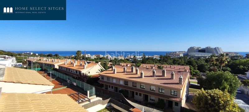 Foto f84f107b-1f4d-4e1e-82f6-bc342ac06ed6. Casa aparellada amb calefacció aparcament piscina a Sitges