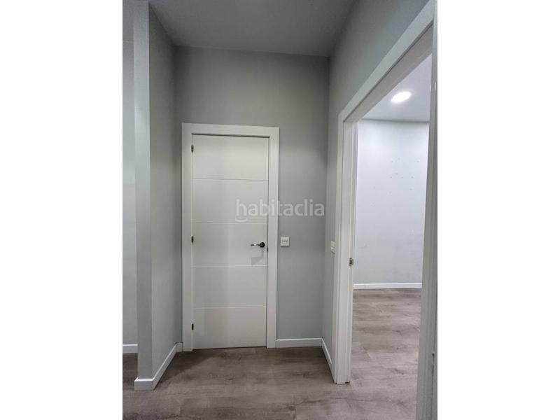 Foto bcab2a81-8a96-45ce-bea5-a81ec856f989. Location local commercial dans Parque San Francisco - Uría Oviedo