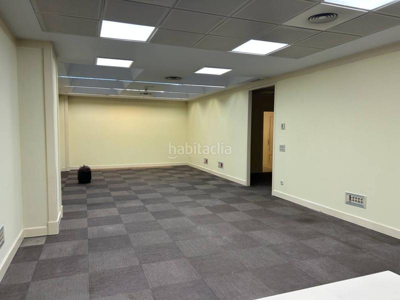 Foto 3fa05774-b3c4-495e-b086-1bfd774d94cf. Miete büro in Parque San Francisco - Uría Oviedo