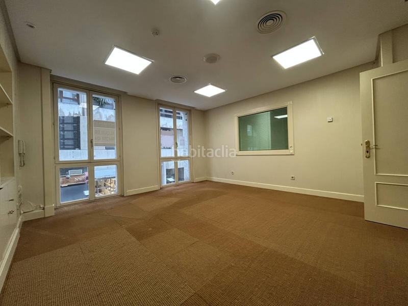 Foto b7eb683e-4e98-4ea5-b605-82915b9f992d. Miete büro in Parque San Francisco - Uría Oviedo