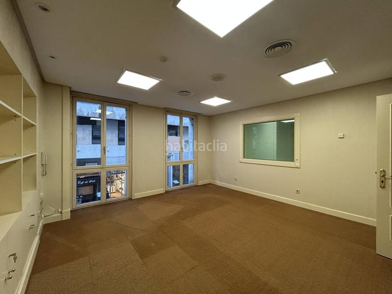 Foto fefb68cf-800f-4ee5-adb7-5fa57609cf1f. Miete büro in Parque San Francisco - Uría Oviedo