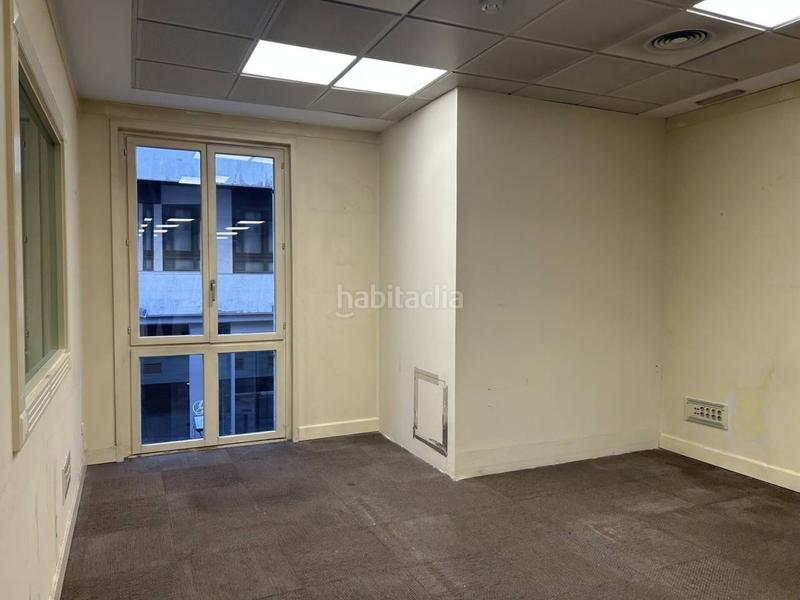 Foto 26d860f7-dd06-460e-9da2-48f673677e20. Rent office space in Parque San Francisco - Uría Oviedo
