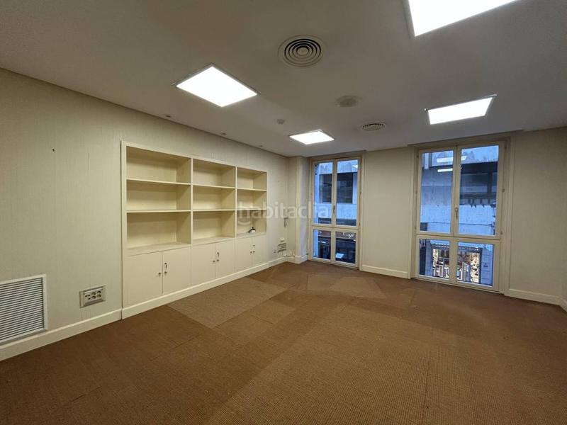 Foto ec16137f-5ee9-46ba-b77e-c9741343c86b. Rent office space in Parque San Francisco - Uría Oviedo