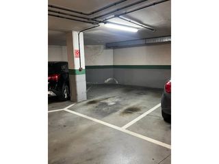 Aparcament cotxe a Avenida De Pando