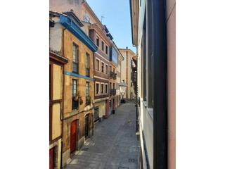 Pis  Oscura. Venta de piso en oviedo  casco antiguo