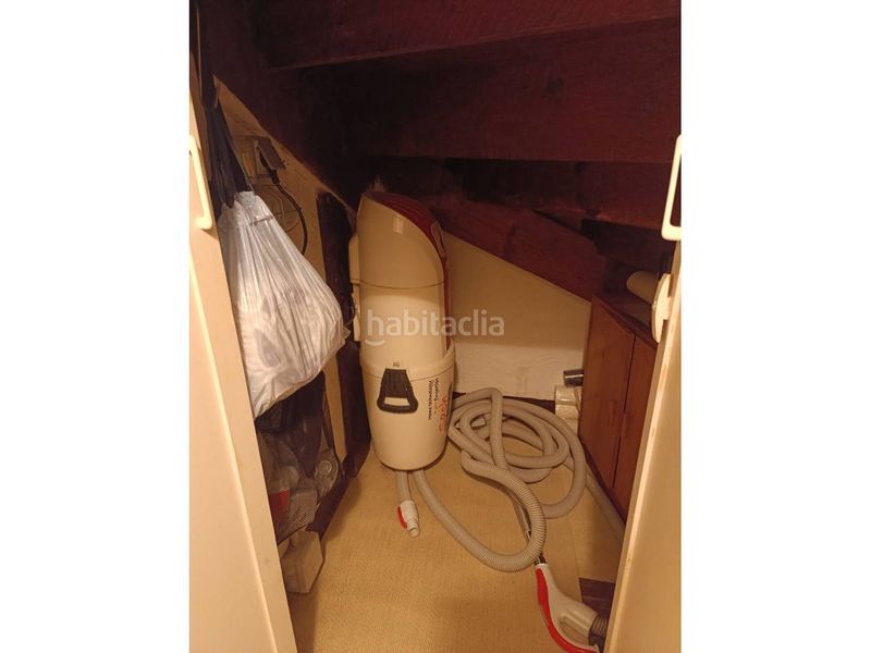 Foto 6789e64f-63e7-410c-86c3-d36330ca11fc. Casa aparellada amb calefacció a Lena