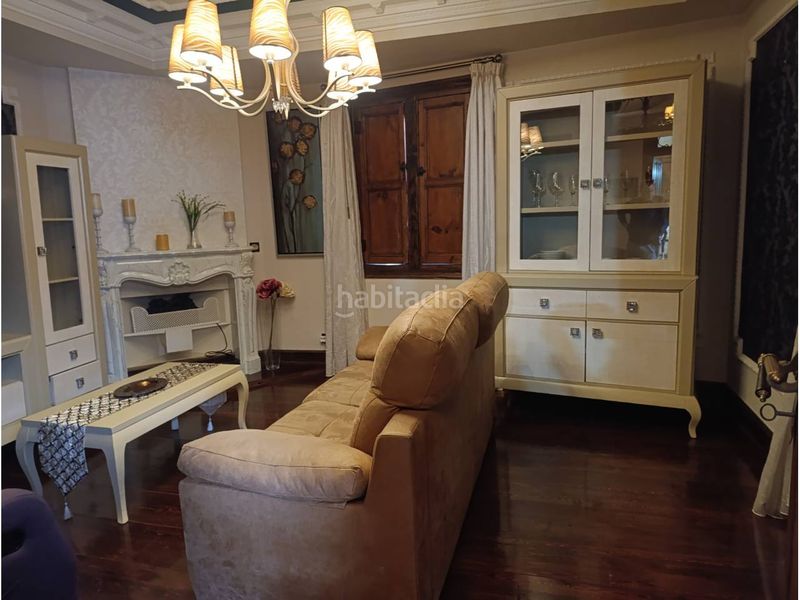 Foto da2ffc0c-4446-4e50-93ba-6e5b634407f0. Casa aparellada amb calefacció a Lena