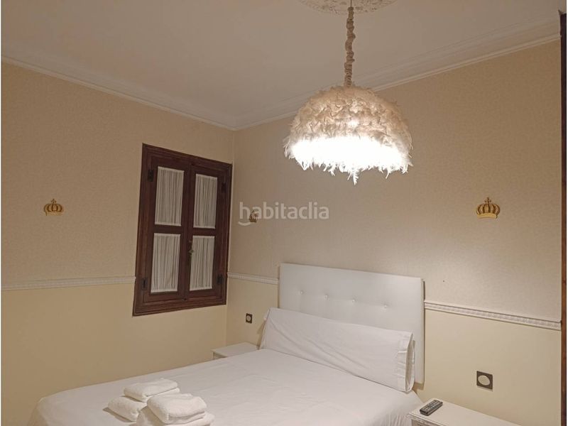Foto ead46e73-4fe9-4702-8b63-f6fa994ec3b9. Casa aparellada amb calefacció a Lena