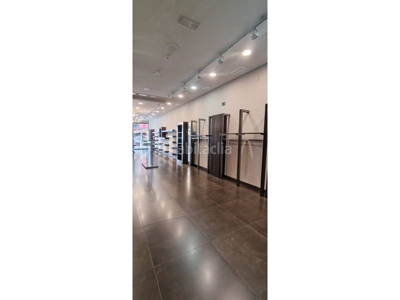 Foto e3b79947-1ddd-4859-8a93-03a3b00ef005. Local comercial a Centro Avilés