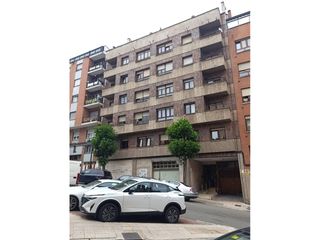 Flat in Calle Ricardo Montes