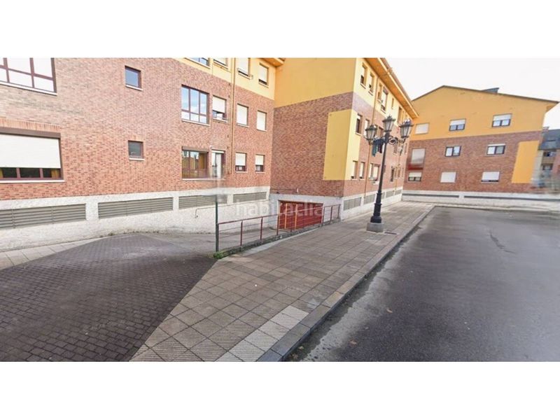Foto 6606d1bb-fb25-4f96-90f9-79b01c905189. Aparcament cotxe a Colloto Oviedo