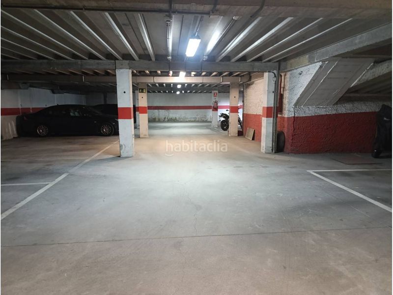 Foto f3146062-45cd-4d42-86c6-097f55c7c5eb. Aparcament cotxe a Colloto Oviedo