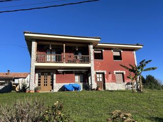 Chalet  Calle el collau. Venta de chalet unifamiliar en llanes