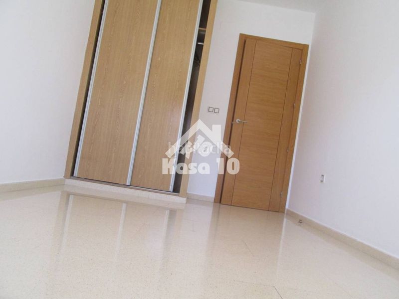 Foto 11859655-bdc7-43e0-a8f4-76008bb1e133. Flat with heating parking in Ibi