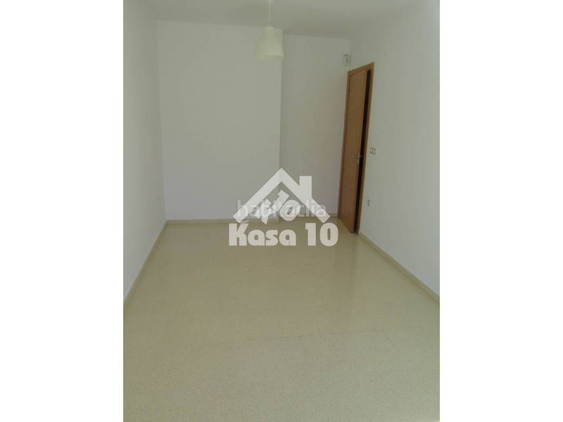 Foto 39a82154-554f-4996-9d83-a1bc2ea2cc5f. Flat with heating parking in Ibi