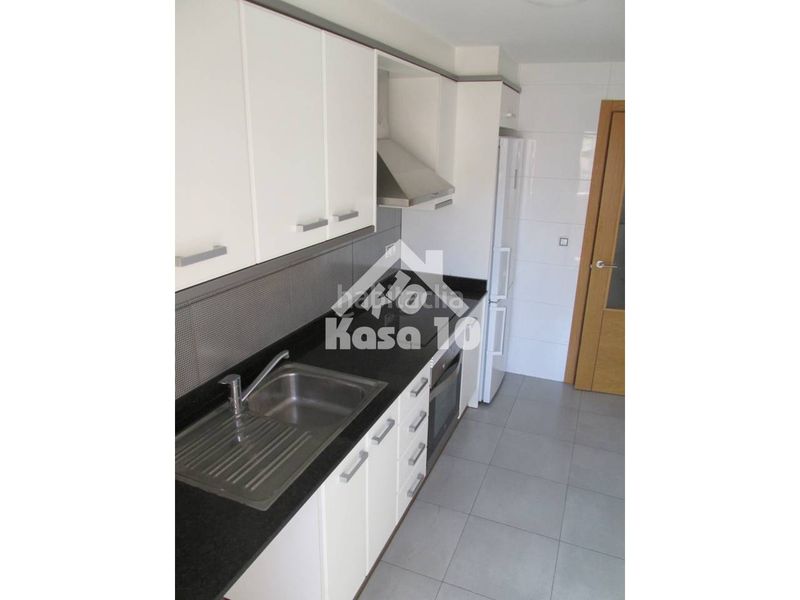 Foto 50e554cc-684d-405d-9c6e-0fdd7fe74815. Flat with heating parking in Ibi