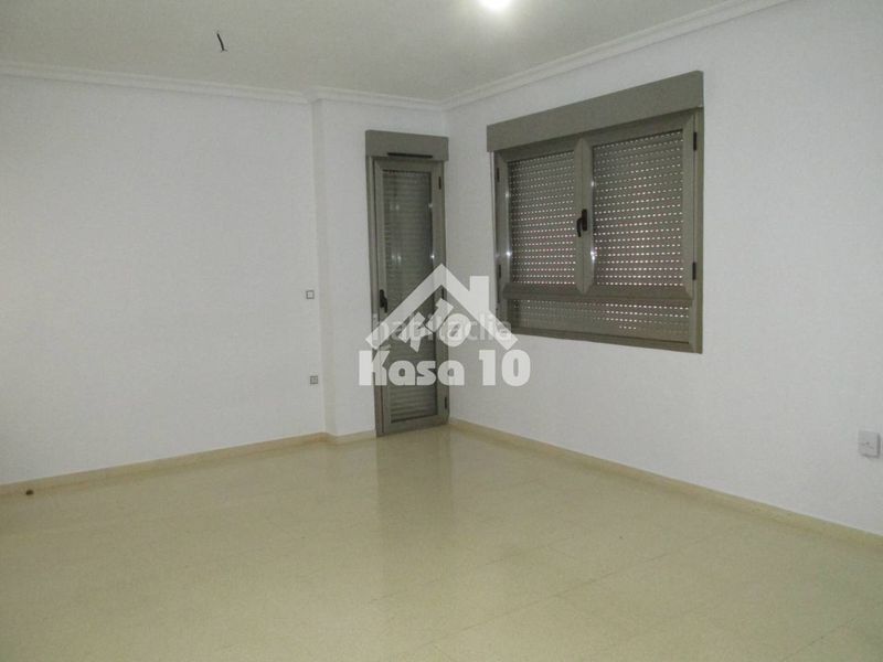 Foto 7fa98778-8f36-45dd-b374-c32b0ea6effd. Flat with heating parking in Ibi