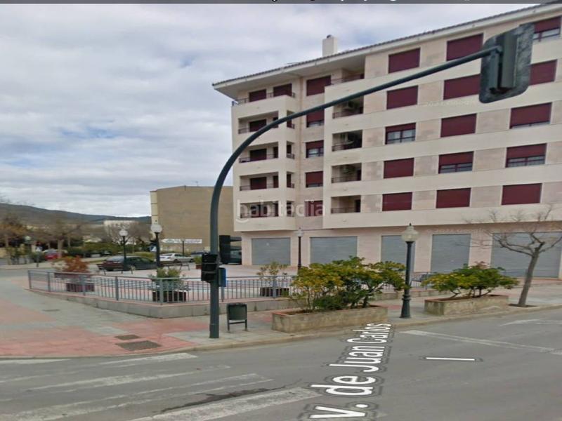 Foto e80f3d6c-75e4-4eeb-957e-d91a6d9d2333. Lloguer local comercial a juan carlos i 104 a Ibi