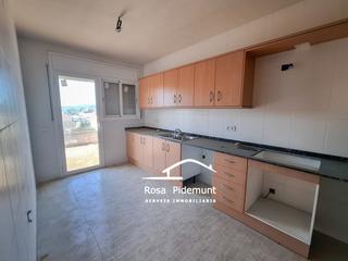 Casa aparellada  Carrer escarlet. Casa apareada de nueva construcción!!!