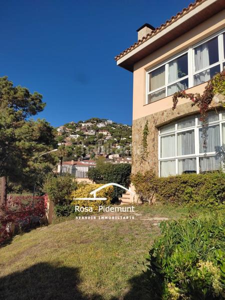 Foto 164092e5-5c57-4c29-9acd-e6e5c444dec2. Chalet with fireplace heating parking pool in Roca Grossa Lloret de Mar