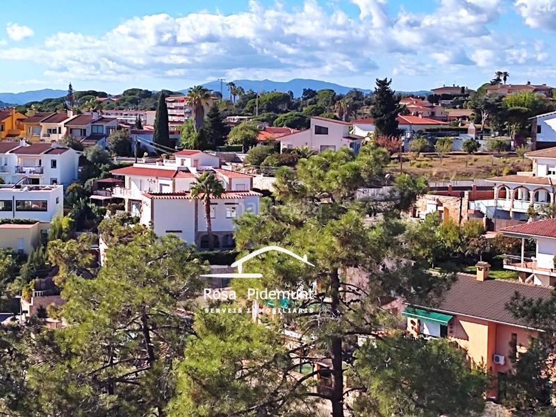 Foto 6efdd61b-d619-4d3f-8a5a-1817b5fca7d3. Chalet with fireplace heating parking pool in Roca Grossa Lloret de Mar