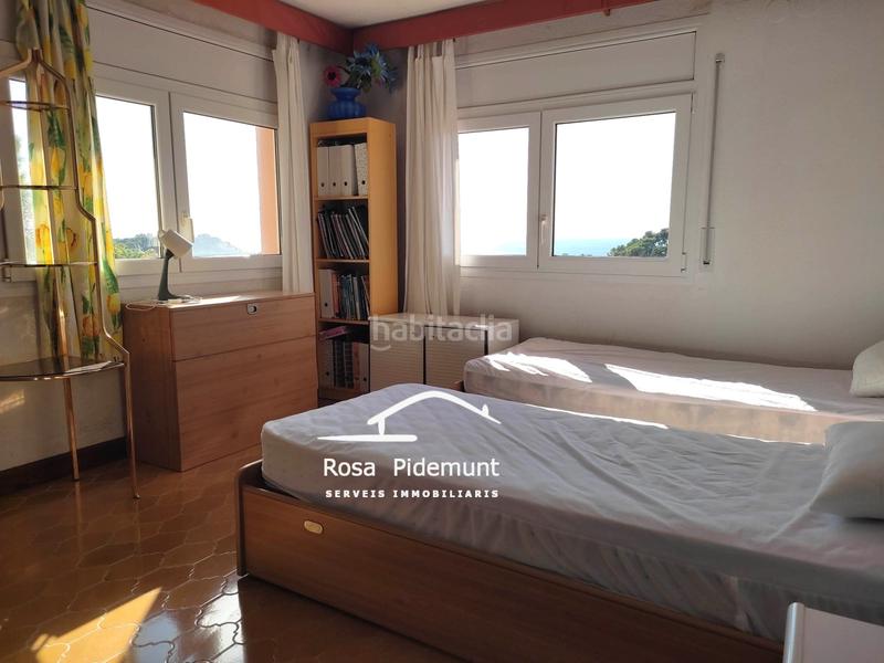 Foto 8a0fedec-1e33-49ad-b145-58293a53783d. Chalet with fireplace heating parking pool in Roca Grossa Lloret de Mar