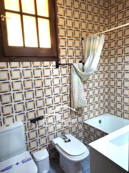 Foto 9a8eca25-7efa-4ba6-b6a2-b7d2c9a5b546. Chalet with fireplace heating parking pool in Roca Grossa Lloret de Mar