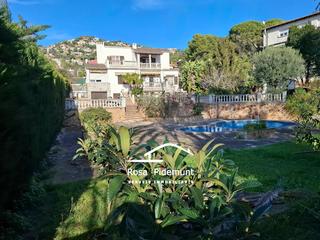 Casa  Carrer ripoll. Casa en una parcela completamente plana de 2.055m!!!