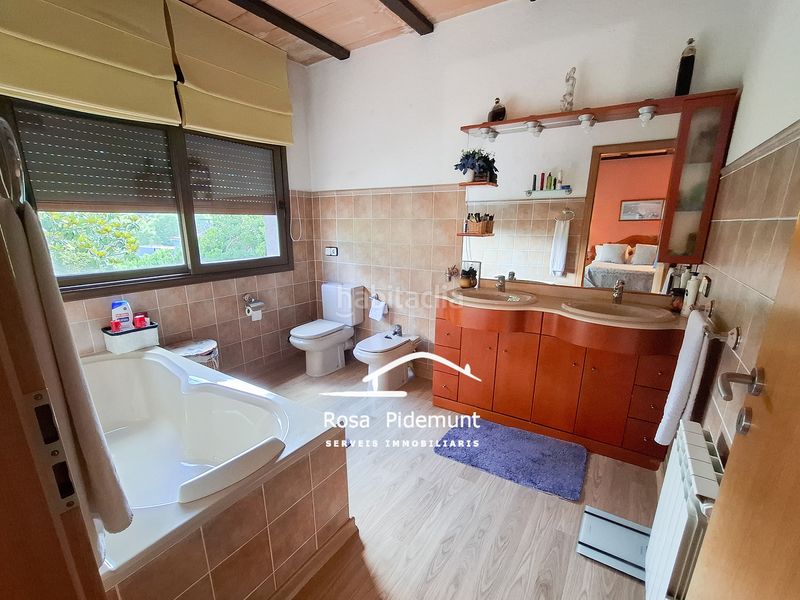 Foto 8142e5a8-3334-4d1e-8887-aa0f2d5ff54e. Casa adossada amb xemeneia calefacció aparcament a Palafolls