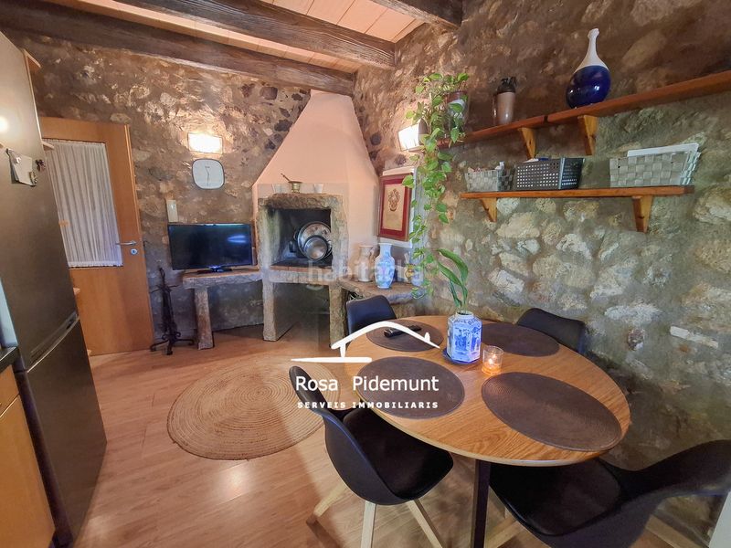 Foto b91f6107-030a-4955-85f3-372a40a21854. Casa adossada amb xemeneia calefacció aparcament a Palafolls