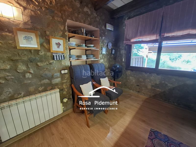 Foto e2f9e722-a040-4d43-b89f-0f2ac0c496f9. Casa adossada amb xemeneia calefacció aparcament a Palafolls