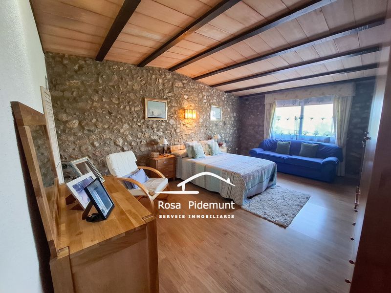 Foto ff7aa025-86bd-41f1-bf12-c90cd7aab201. Casa adossada amb xemeneia calefacció aparcament a Palafolls