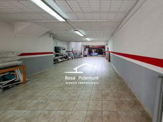 Haus  Carrer de maó. Finca actualmente almacen y estacionamiento!!!