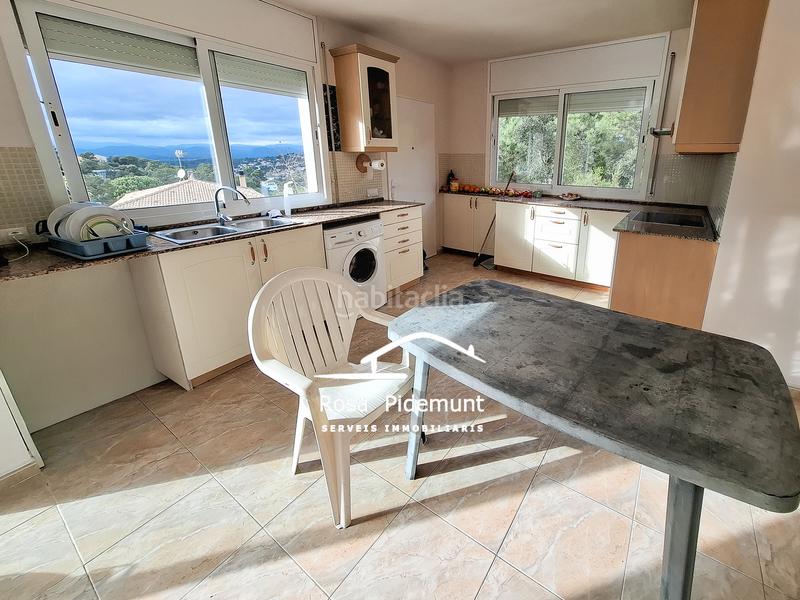 Foto b08269f8-78d8-4334-9254-d588dc286e36. Casa con camino riscaldamento parcheggio piscina in Lloret de Mar