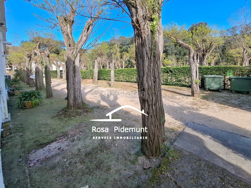 Foto 0b3e6d66-7ead-4620-ba6f-cc9d324ca116. Masia amb xemeneia aparcament a Arenys de Munt