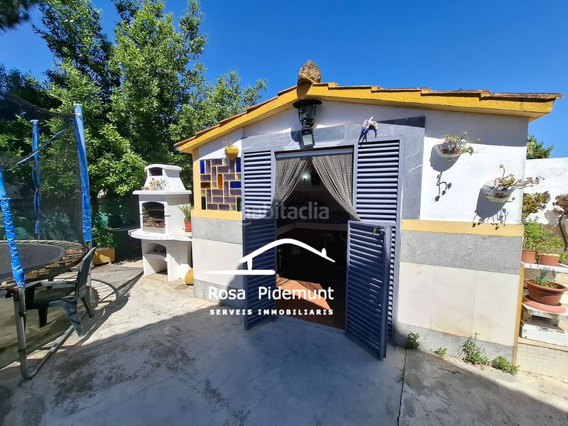 Foto 571b71d3-27a0-4264-819f-60404e5a53e9. Xalet amb xemeneia calefacció aparcament a terrabrava - Tordera parc Tordera