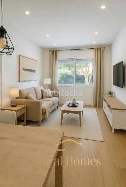 Foto 2bd2cd28-8e85-4013-970e-083a452c517d. Pis a Sant Antoni Barcelona