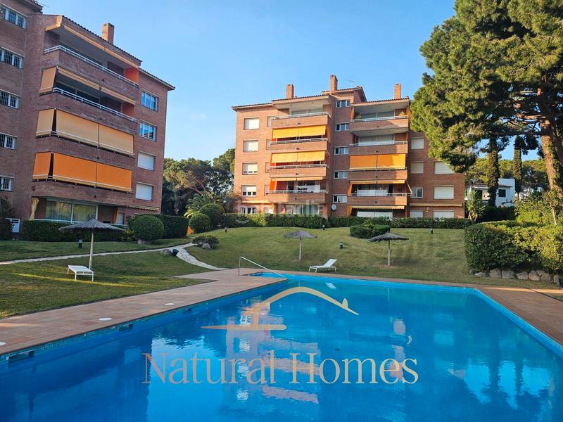 Foto 81e809a8-bdb3-4ba7-ac41-a8d5c86e0c28. Location duplex avec cheminée chauffage parking piscine dans Sant Vicenç de Montalt