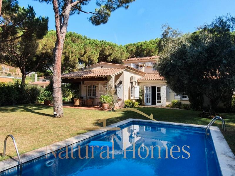 Foto 4f3de666-8a5a-4aa2-867c-550ed0a62430. Miete chalet mit kamin heizung parking pool in Rocaferrera Sant Andreu de Llavaneres