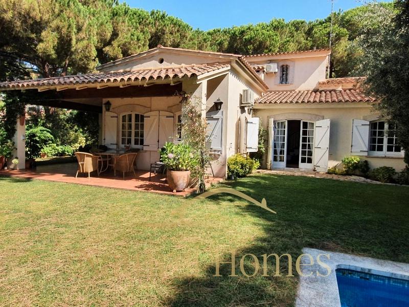 Foto d09a8947-d2ed-47d6-941b-a3012571d0ec. Rent chalet with fireplace heating parking pool in Sant Andreu de Llavaneres