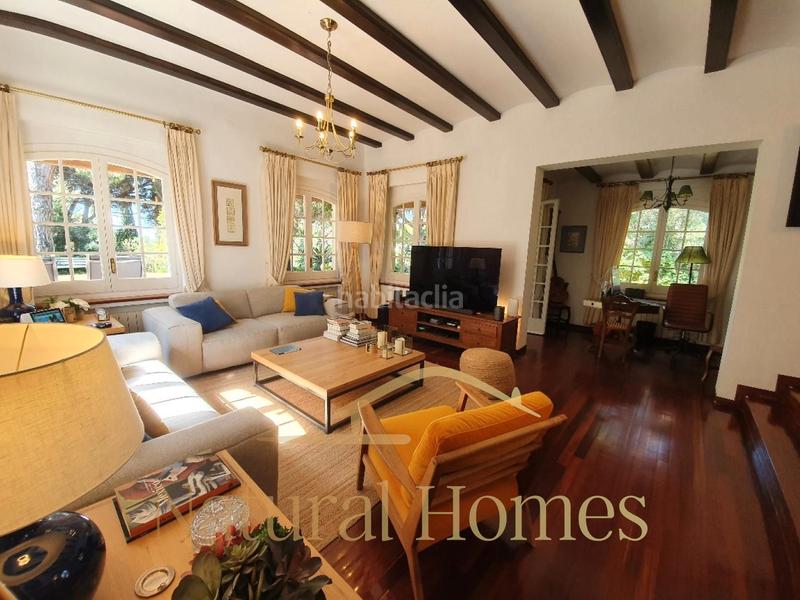 Foto d3e0646f-d2f4-4d13-a908-0e01c4898b9f. Rent chalet with fireplace heating parking pool in Sant Andreu de Llavaneres